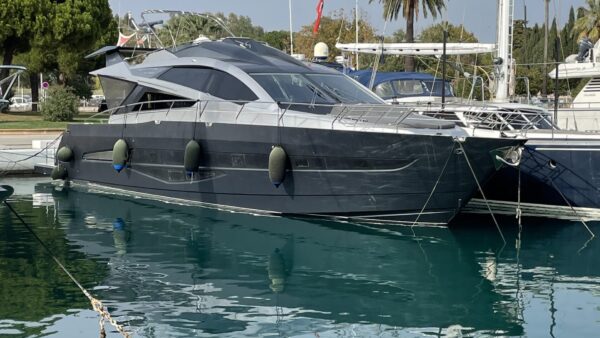 SOLD ! Galeon 700 Skydeck MORRIGAN – 2010 – refit 2020